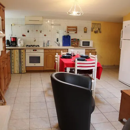 Casa de Férias Balzac, 3 Pieces, 4 Personnes - Fr-1-653-44 Balzac